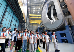 实现完整拼合；中国计显示